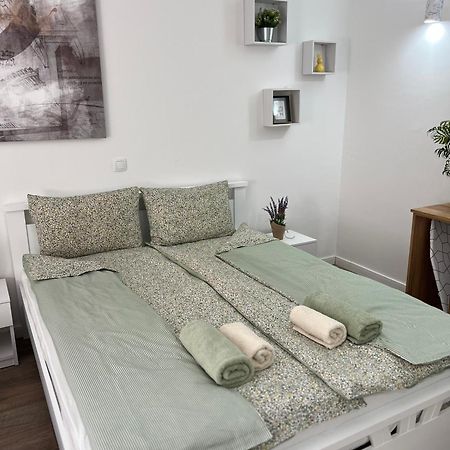 Guest House Lila 松博尔 外观 照片