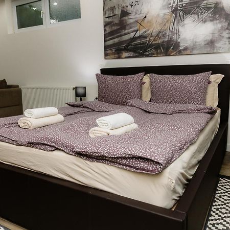 Guest House Lila 松博尔 外观 照片