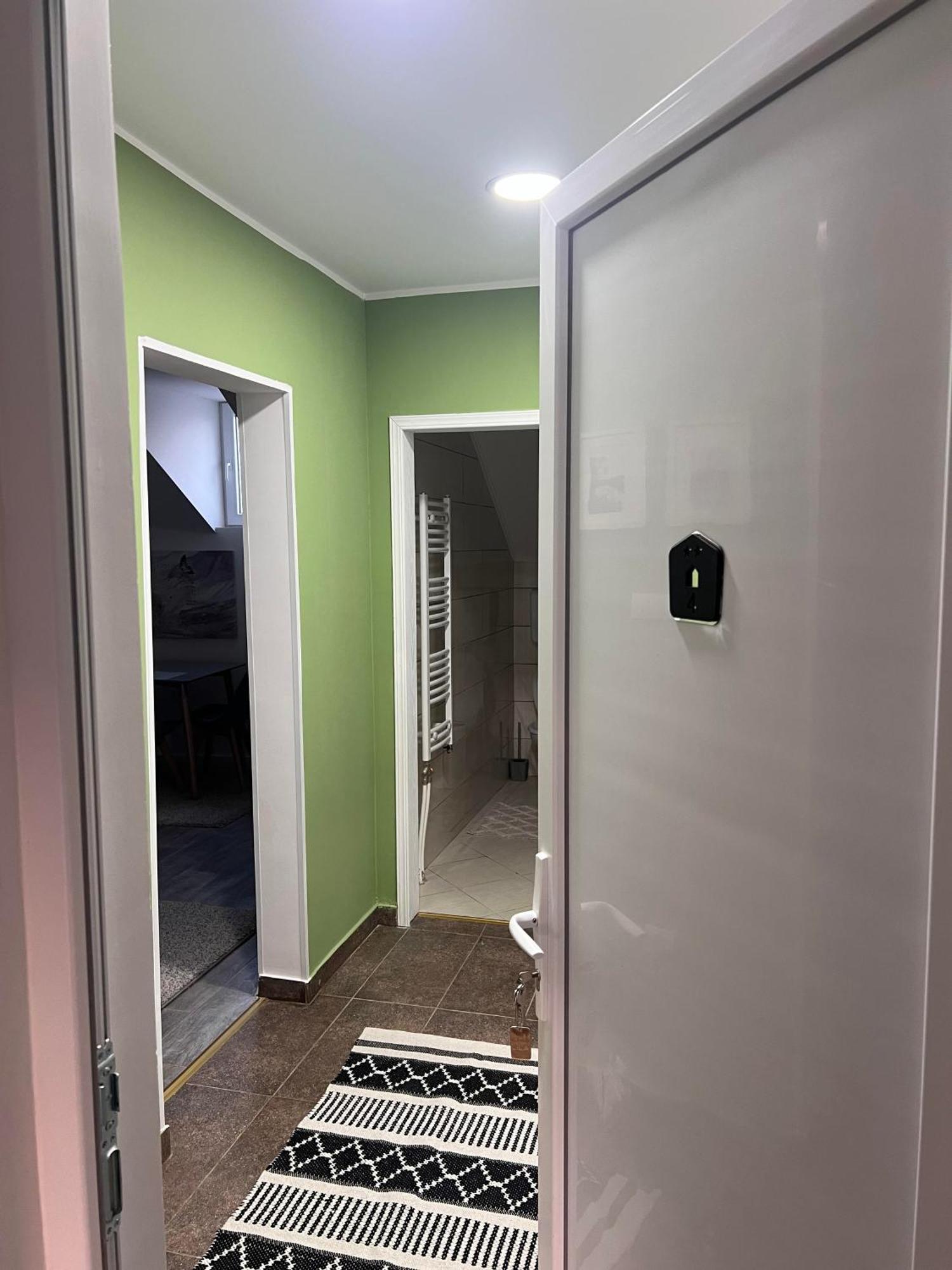 Guest House Lila 松博尔 外观 照片