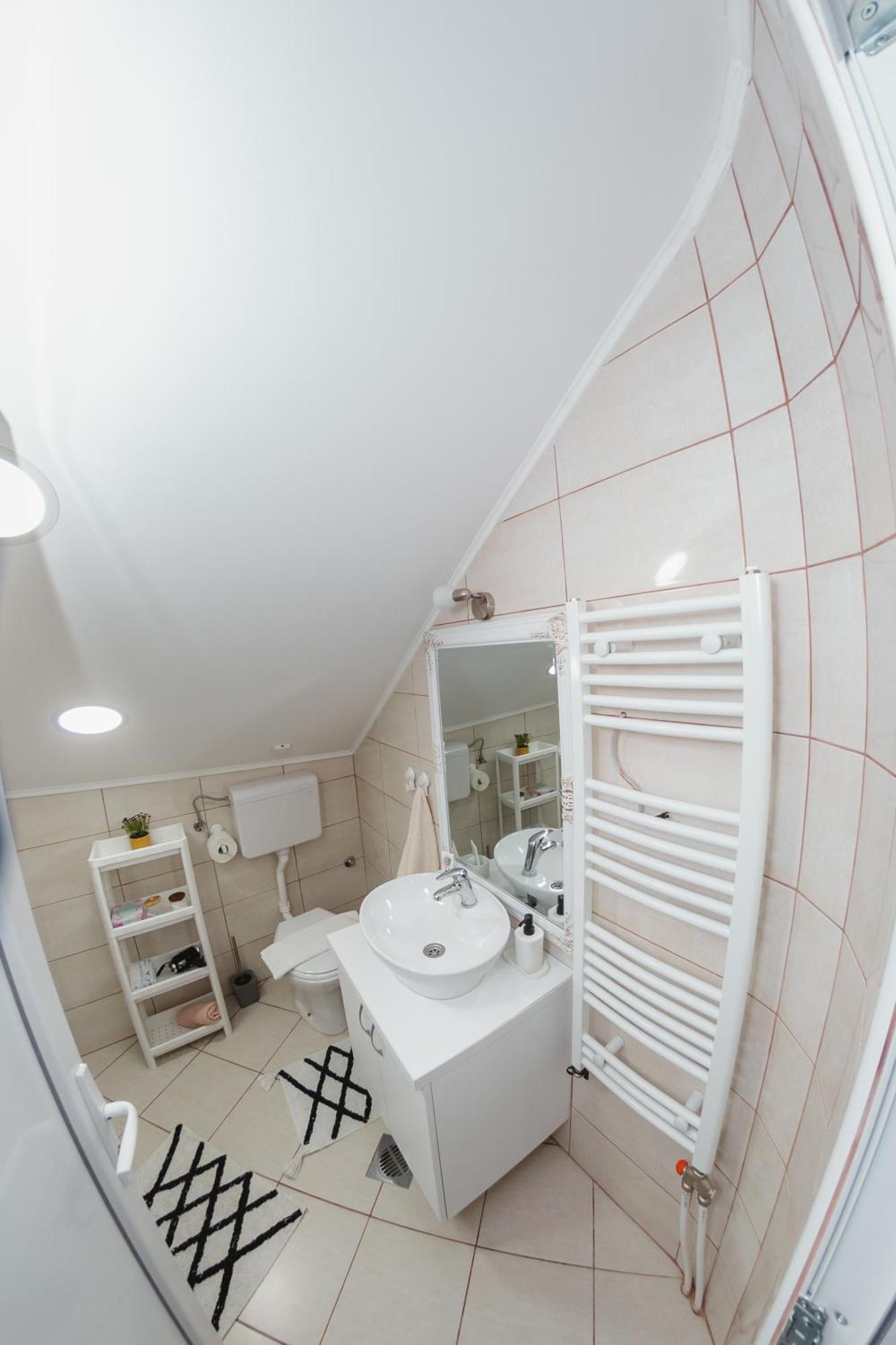 Guest House Lila 松博尔 外观 照片